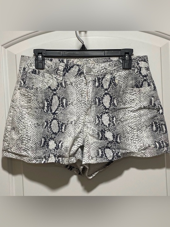 YMI Pants - ❤️‍🔥 Fire! Python Print Womens Sz 11 3” Snakeskin Y2K Stretch Animal Print Short